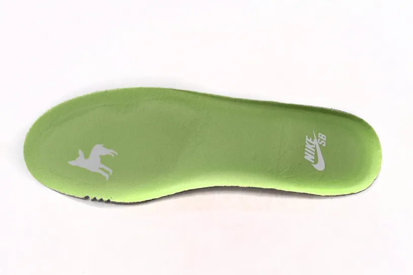 HUF x Nike SB Dunk Low NYC FD8775-100