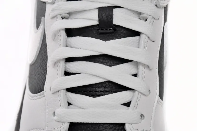 Nike Dunks Valentines Low Reverse Panda FD9064-011