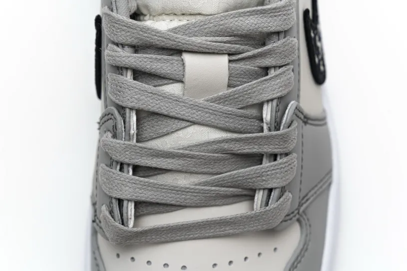 Low Top Air Jordan 1 Retro Low Dior CN8608-002