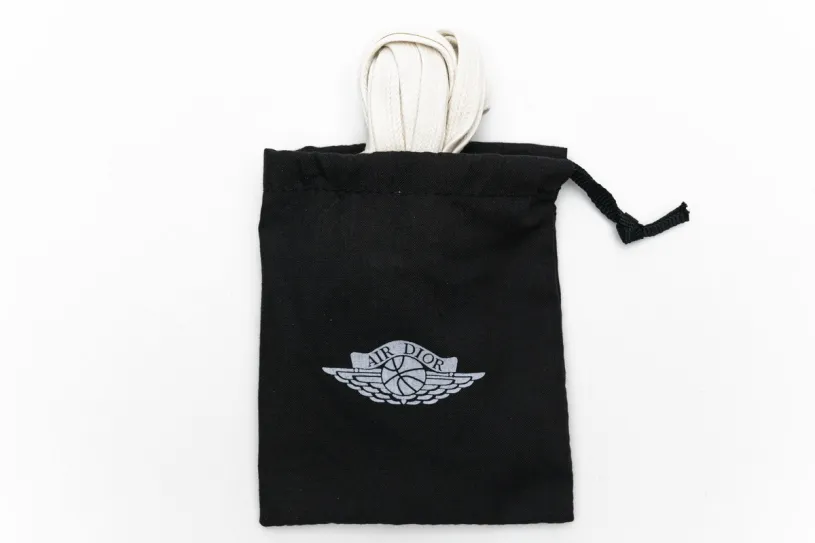 Low Top Air Jordan 1 Retro Low Dior CN8608-002