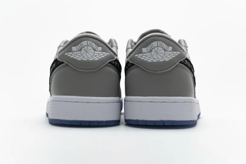 Low Top Air Jordan 1 Retro Low Dior CN8608-002