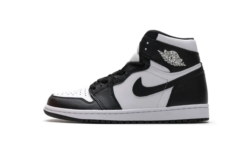 Air Jordan 1 Retro  High Black White (2014) 555088-010