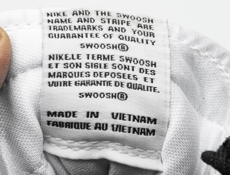 Air Jordan 1 Camo Retro High Satin Black Toe CD0461-016