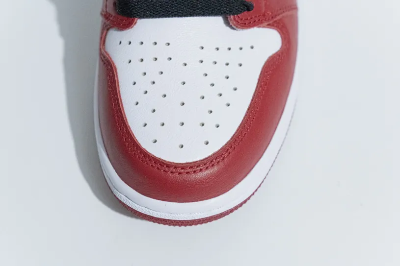 Air Jordan 1 Grey Black And White Retro High Chicago (2015) 555088-101