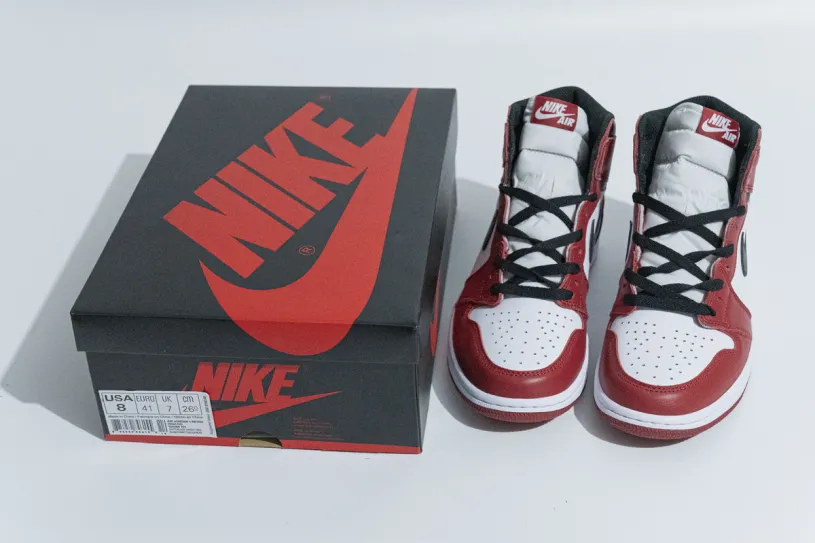 Air Jordan 1 Grey Black And White Retro High Chicago (2015) 555088-101