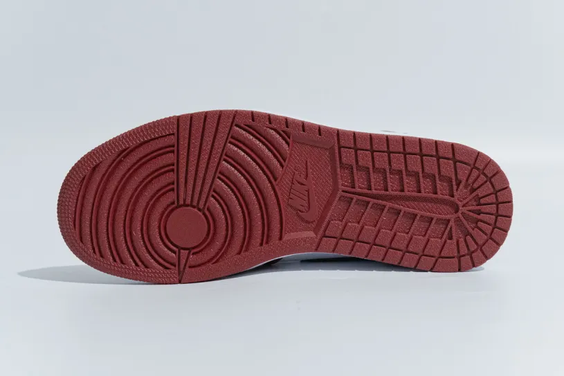 Air Jordan 1 Grey Black And White Retro High Chicago (2015) 555088-101