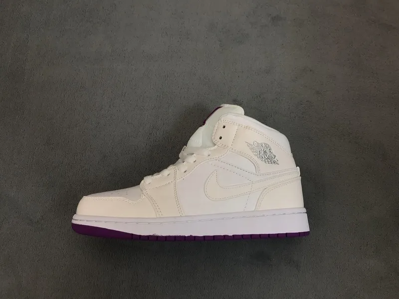 Air Jordan 1 Mid SE White Fuchsia Blast 555112-100