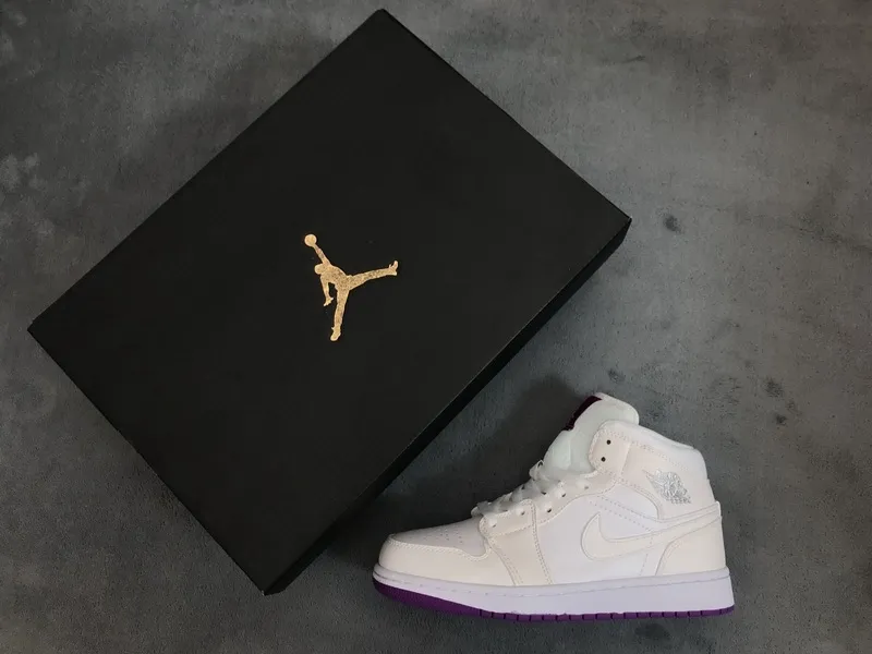 Air Jordan 1 Low Flyease Mid SE White Fuchsia Blast 555112-100