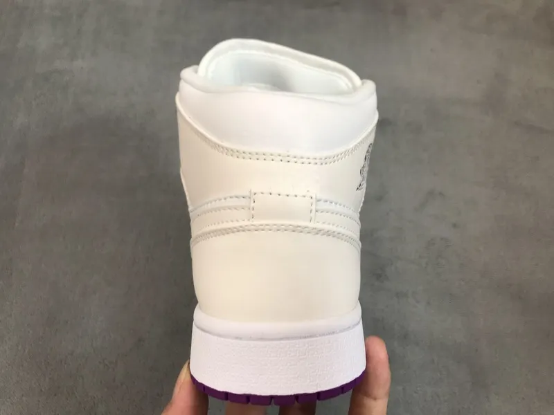 Air Jordan 1 Low Flyease Mid SE White Fuchsia Blast 555112-100