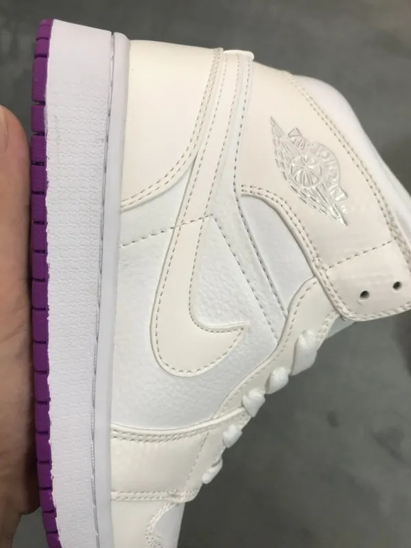 Air Jordan 1 Low Flyease Mid SE White Fuchsia Blast 555112-100