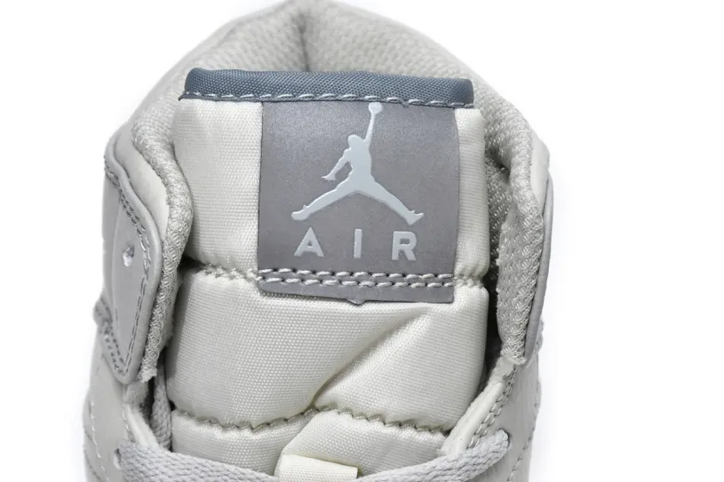 Air Jordan 1 Mid Triple Black Mid Light Bone 852542-003