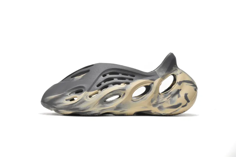 adidas Yeezy Foam Runner Youth Size 5 MXT Moon Grey GV7904