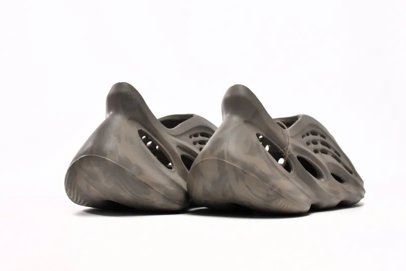 adidas Yeezy Foam Runner Goat Stone Sage GX4472