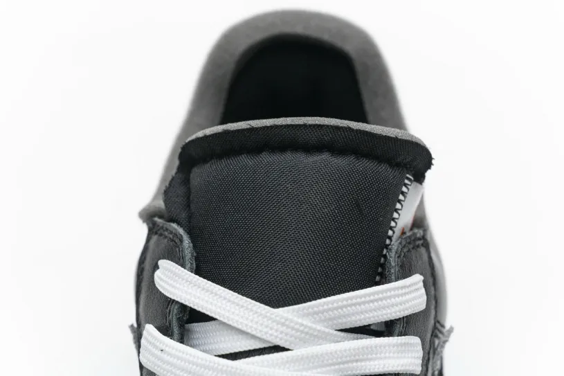 OFF White X Air Force 1 ’07 Low MOMA AV5210-001