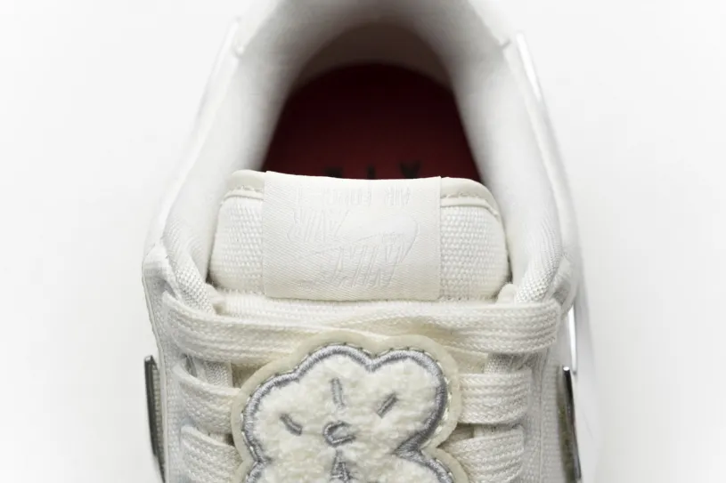 Travis Scott x Nike Air Force 1“Sail”  AQ4211-101