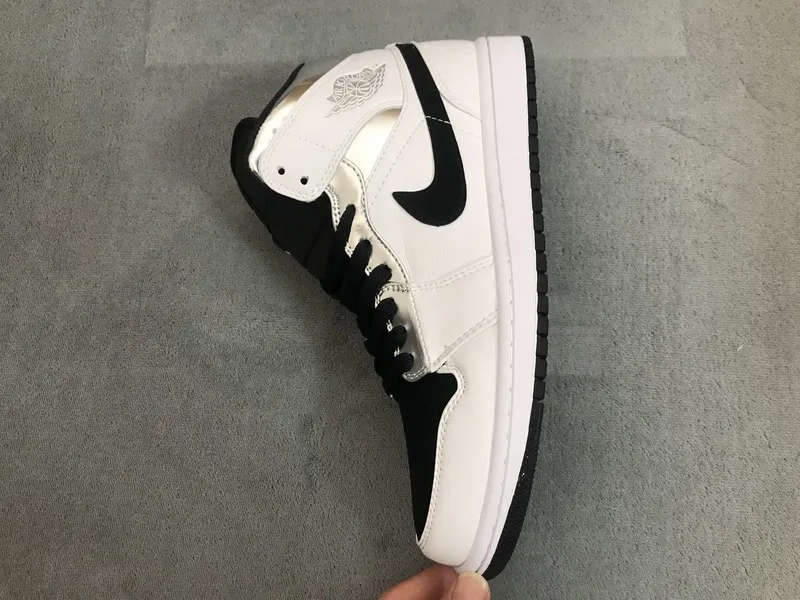 Travis Scott X Air Jordan 1 Low Og Medium Olive Mid Alternate Think 16 554724-121