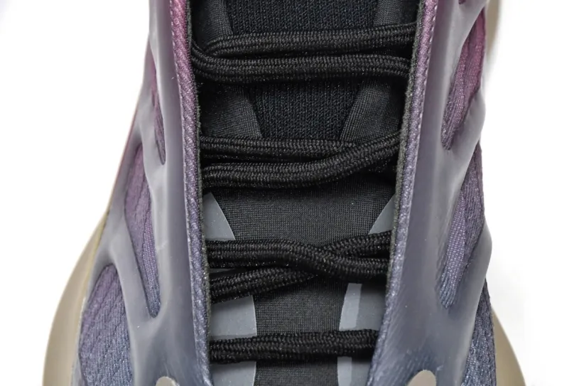 adidas Yeezy 700 Green V3 Fade Carbon GW1814