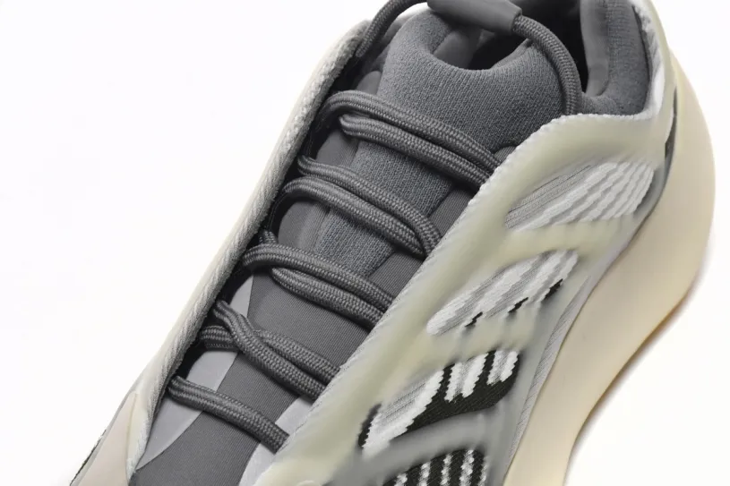 adidas Yeezy 700 Wave Runners V3 Fade Salt ID1674