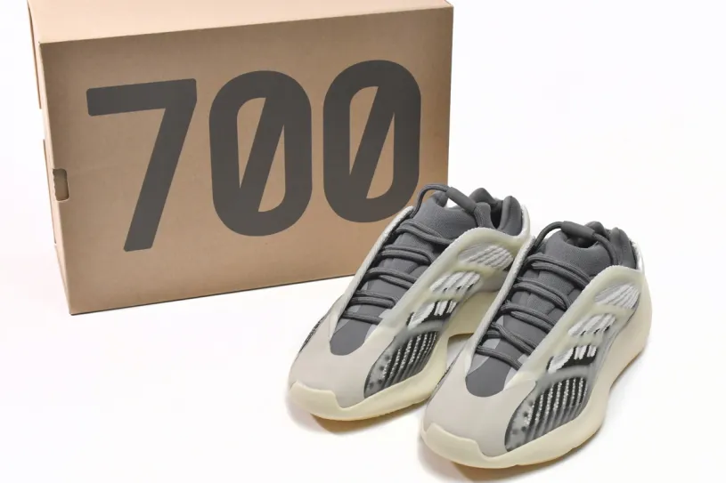 adidas Yeezy 700 Wave Runners V3 Fade Salt ID1674