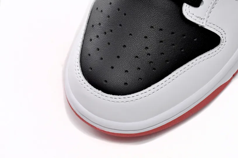 Nike Dunk Low Boys' Grade School Low Black and Red FD9762-061