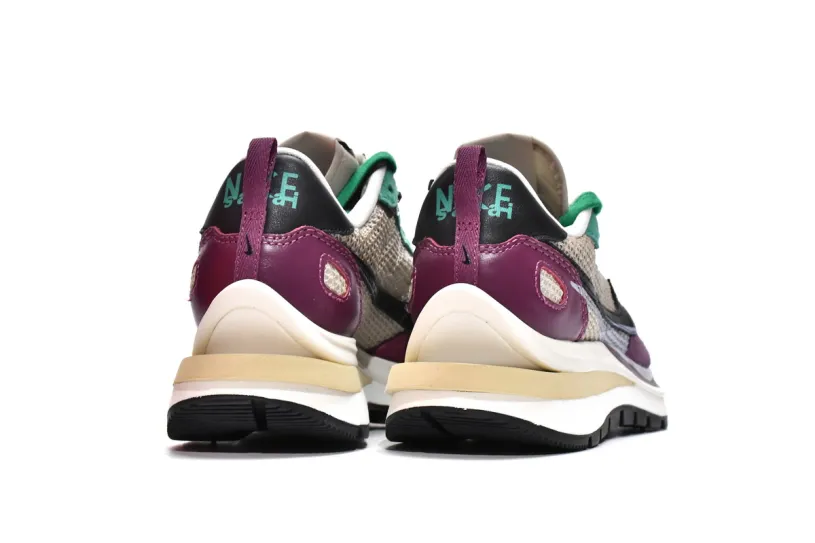 Sacai x Nike Pegasua Vaporfly String Black Villain Red DD3035-200