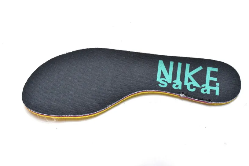 Sacai x Nike Pegasua Vaporfly String Black Villain Red DD3035-200