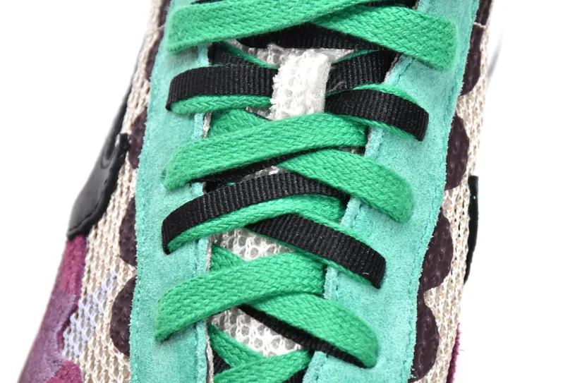 Sacai x Nike Pegasua Vaporfly String Black Villain Red DD3035-200