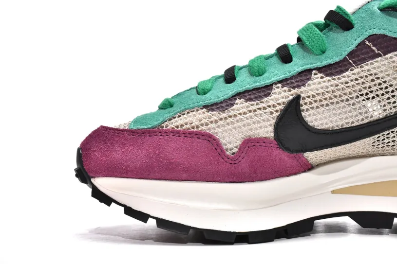 Sacai x Nike Pegasua Vaporfly String Black Villain Red DD3035-200