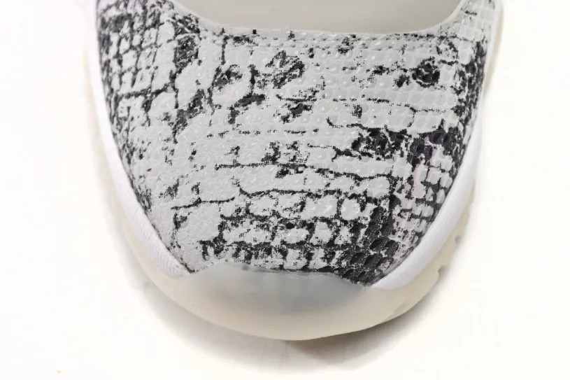 Air Jordan 11 Retro Low Concord Retro Low Light Bone Snakeskin CD6846-002