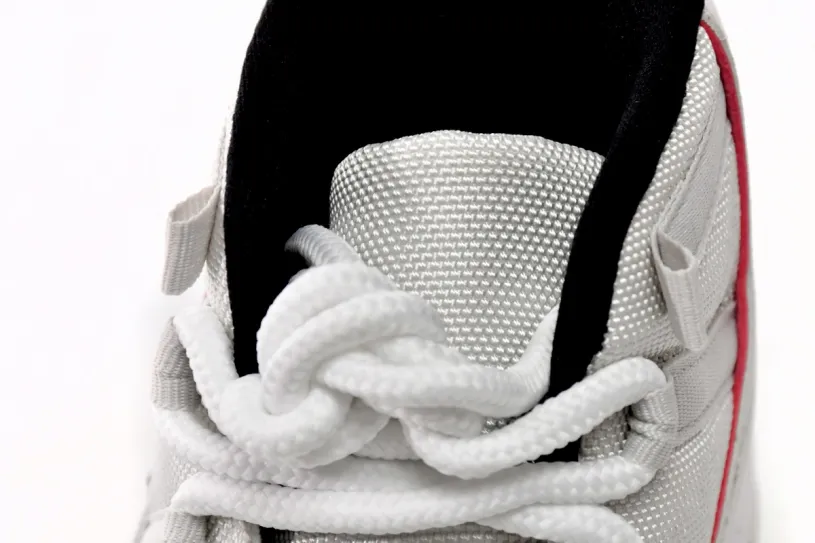 Air Jordan 11 Retro Low Es Decir 'Space Jam Retro Platinum Tint 378037-016