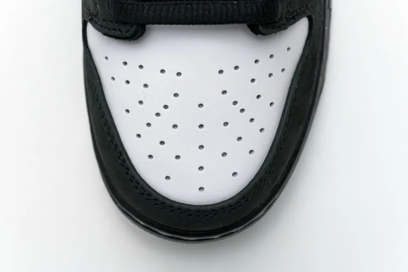 Staple x Nike SB Dunk Low “Panda Pigeon” BV1310-013