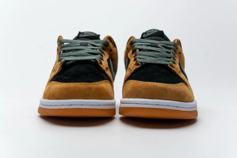 Silver Nike Dunks Low SP “Ceramic” DA1469-001