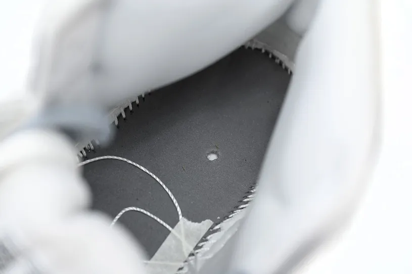 Air Jordan 1 Black White Blue White Soot BQ6472-115