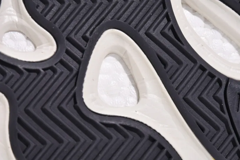 adidas Yeezy Boost 700 V2 Cream GY7924