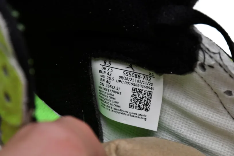 Unc Air Jordan 1 High OG Volt 555088-702