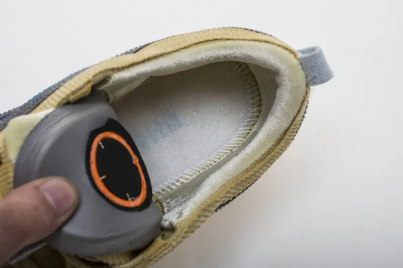 MAX97 OFF-WHITE x Nike Air Max 97 Release Date Corduroy Cap AJ4219-400