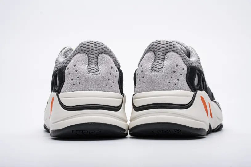 Yeezy Boost 700 OG“Wave Runner” B75571