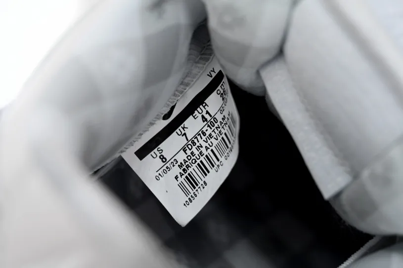 CONCEPTS × Nike Dunk Plum SB Low White Lobster FD8776-100