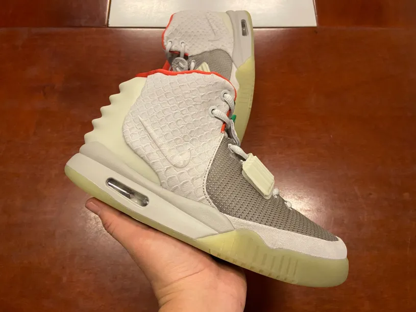 Nike Air Force One Yeezy 2 NRG Pure Platinum 508214-010