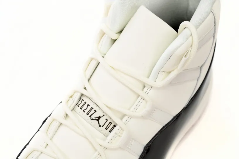 Air Jordan 11 Blue Black WMNS Neapolitan AR0715-101