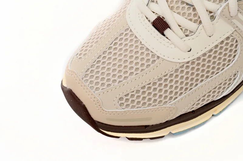 NikeAir Zoom Vomero 5 Beige  FB8825-111