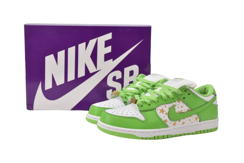 Supreme x Nike SB Dunk Low "Green Stars” DH3228-101