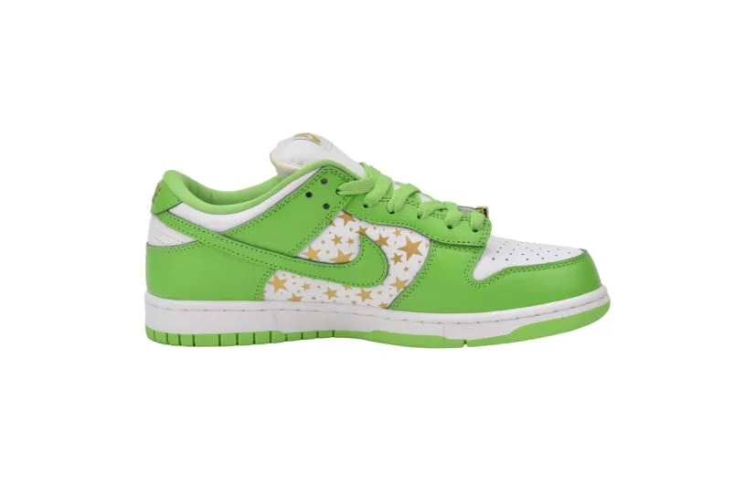 Supreme x Nike SB Dunk Low "Green Stars” DH3228-101