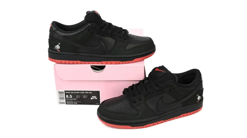 Nike Sb Dunk Low Chicago SB Low Black Pigeon 883232-008