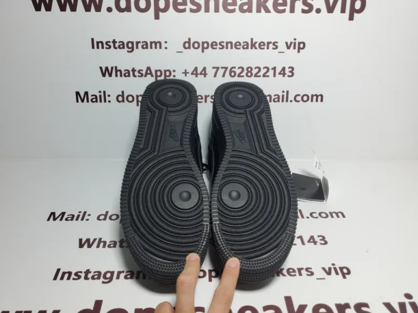 Supreme x Air Force 1 Low Black CU9225-001