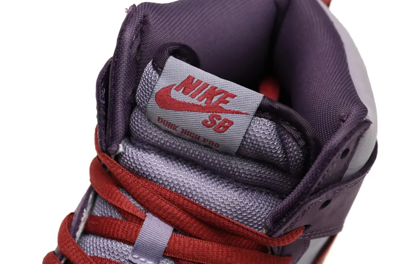 Grey Nike Dunk High SB High Daybreak Plum 313171-500