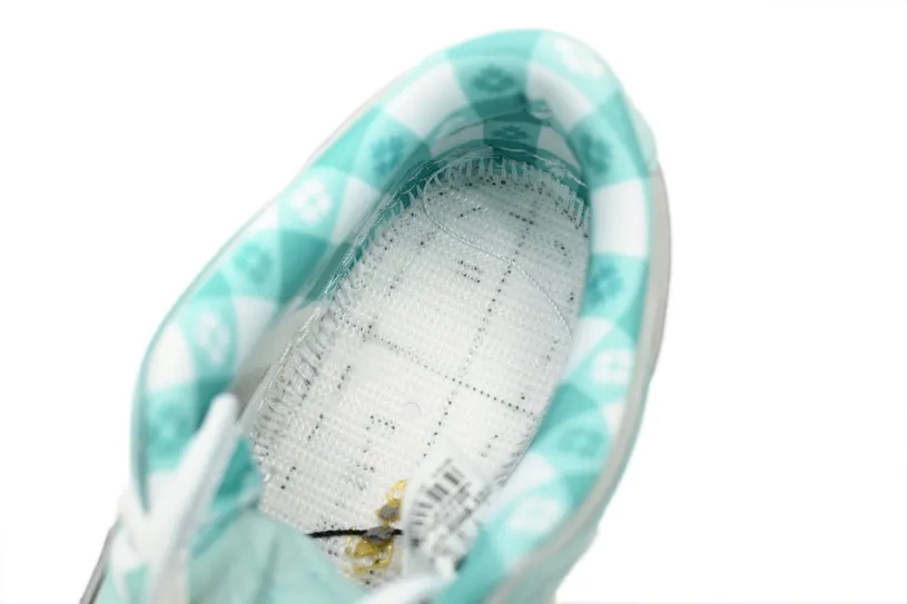 CONCEPTS × Nike Dunks Custom SB Low  Lobster BV1310-402