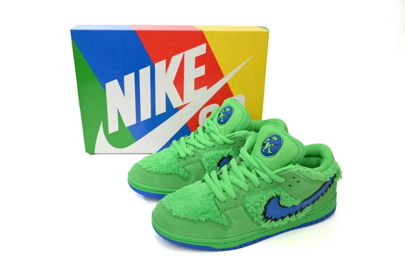 Grateful Dead x Nike SB Dunk Low “Green Bear” CJ5378-300