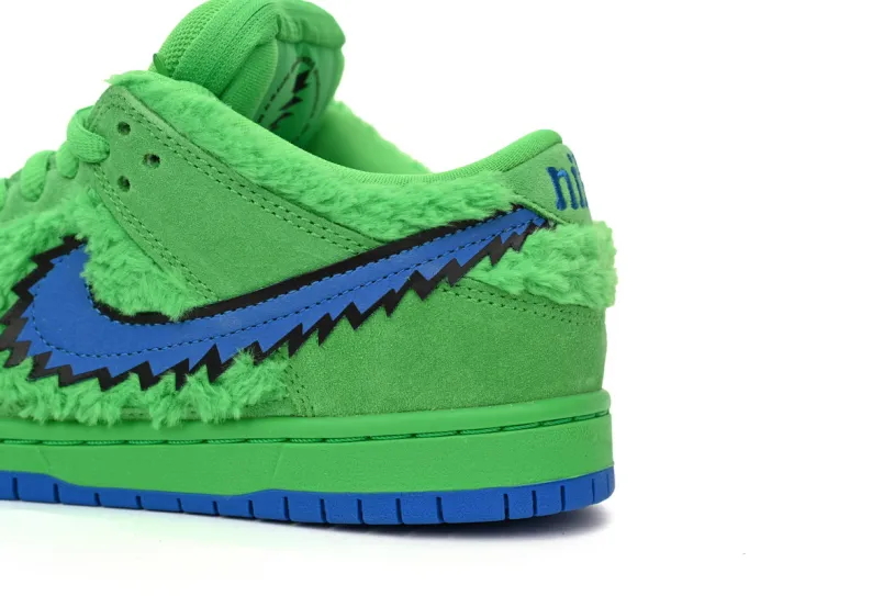 Grateful Dead x Nike SB Dunk Low “Green Bear” CJ5378-300