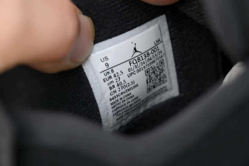 Air Jordan 4 Supreme Retro White Thunder FQ8138-001